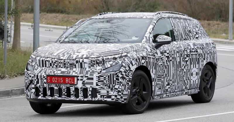 Skoda Epiq 2026, prime immagini del mini SUV elettrico da 400 km