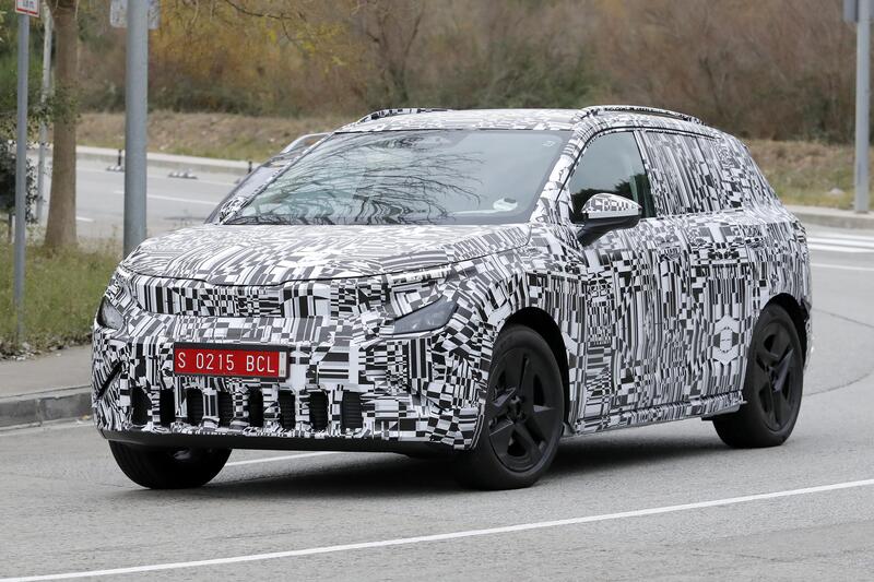 Skoda Epiq 2026, prime immagini del mini SUV elettrico da 400 km