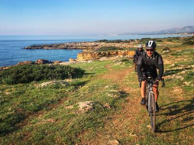 Cicloturismo a 9,8 miliardi, ma l'e-bike deve cambiare pelle per crescere