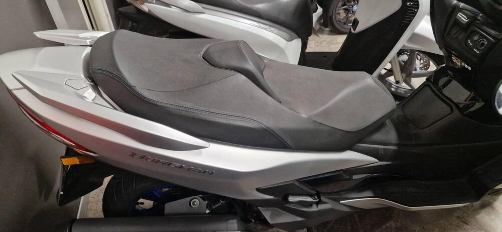 Suzuki Burgman 400 (2022 - 24) (2)