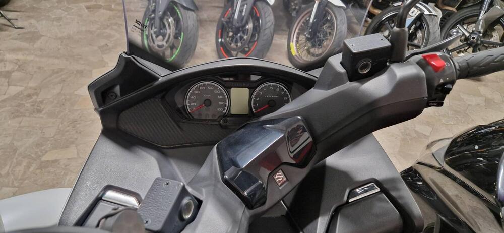 Suzuki Burgman 400 (2022 - 24) (5)