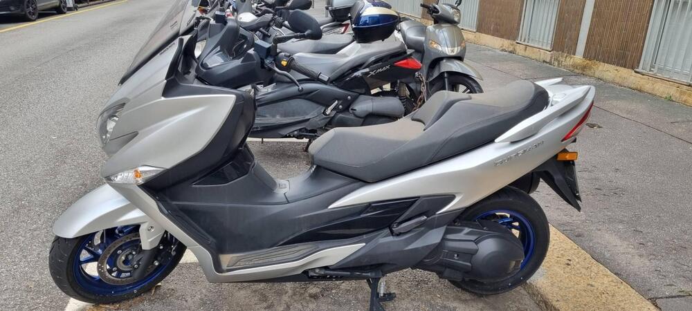 Suzuki Burgman 400 (2022 - 24) (11)