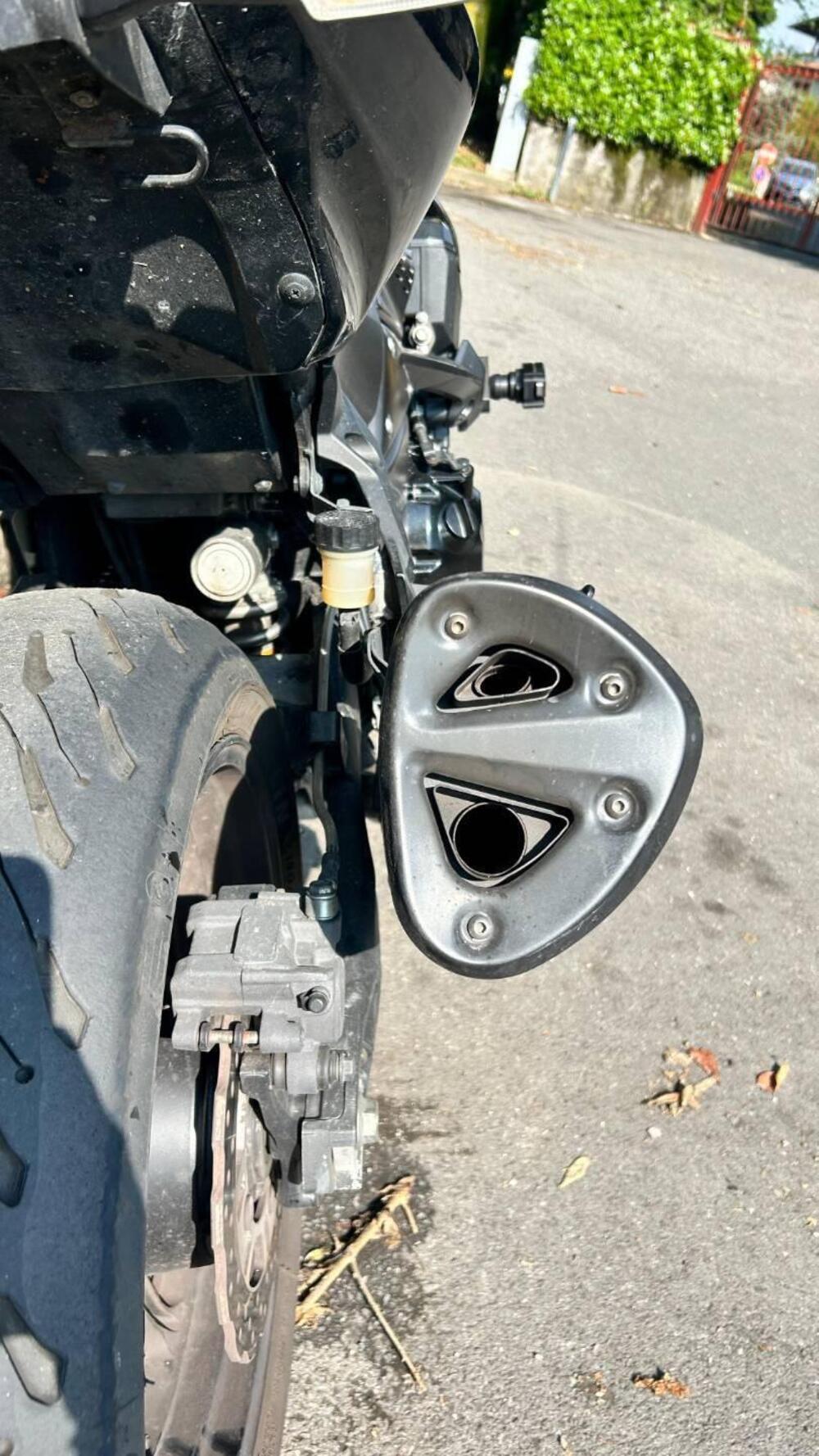 Kawasaki Z 750 R (2011 - 14) (8)