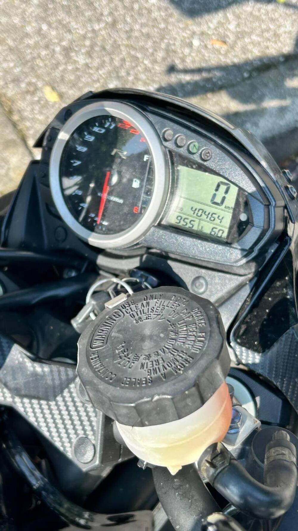 Kawasaki Z 750 R (2011 - 14) (9)