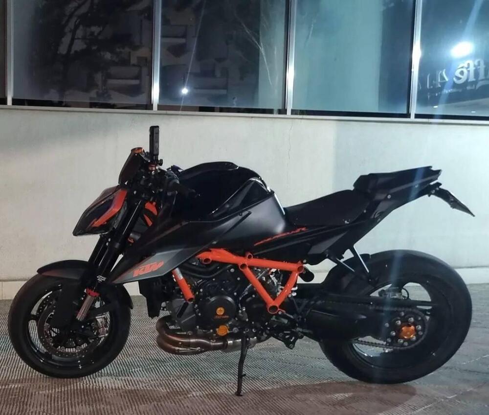 KTM 1290 Super Duke R (2022 - 23) (3)