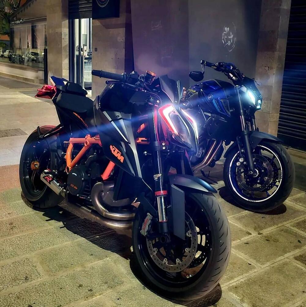 KTM 1290 Super Duke R (2022 - 23) (4)