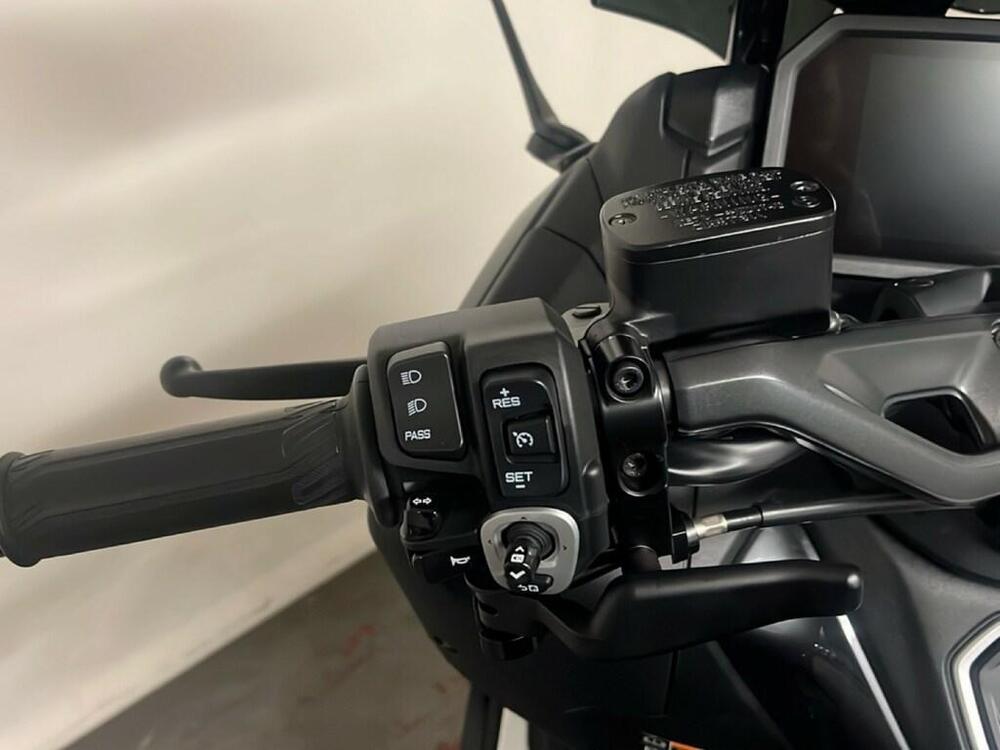 Yamaha T-Max 560 Tech Max (2022 - 24) (9)