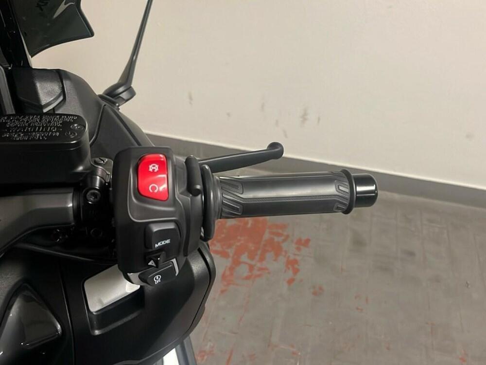 Yamaha T-Max 560 Tech Max (2022 - 24) (11)