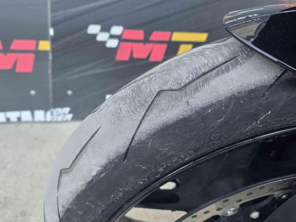 Yamaha YZF R1 (2007 - 08) (14)