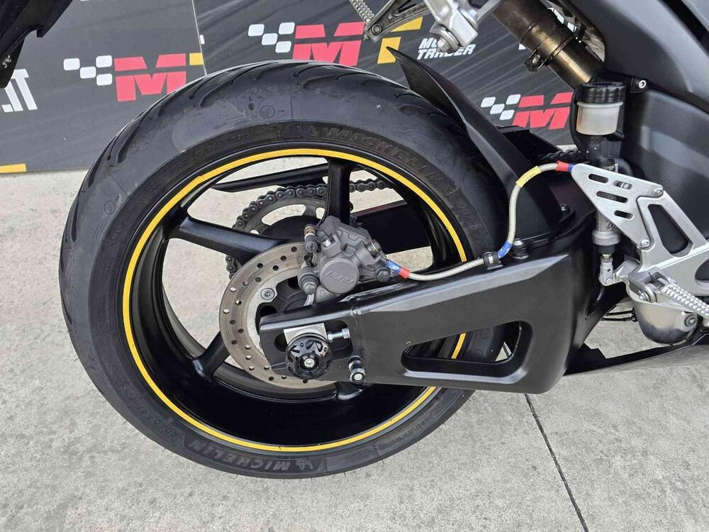 Yamaha YZF R1 (2007 - 08) (8)