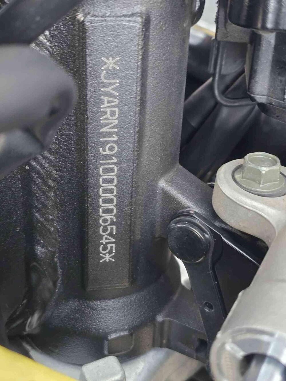 Yamaha YZF R1 (2007 - 08) (20)