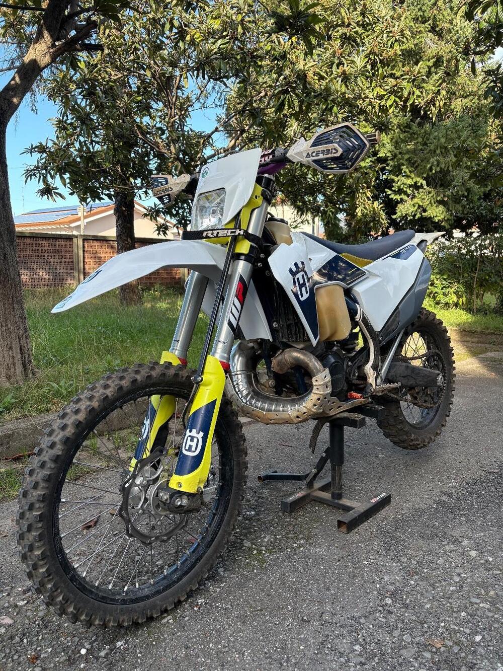 Husqvarna TE 300i (2021) (2)