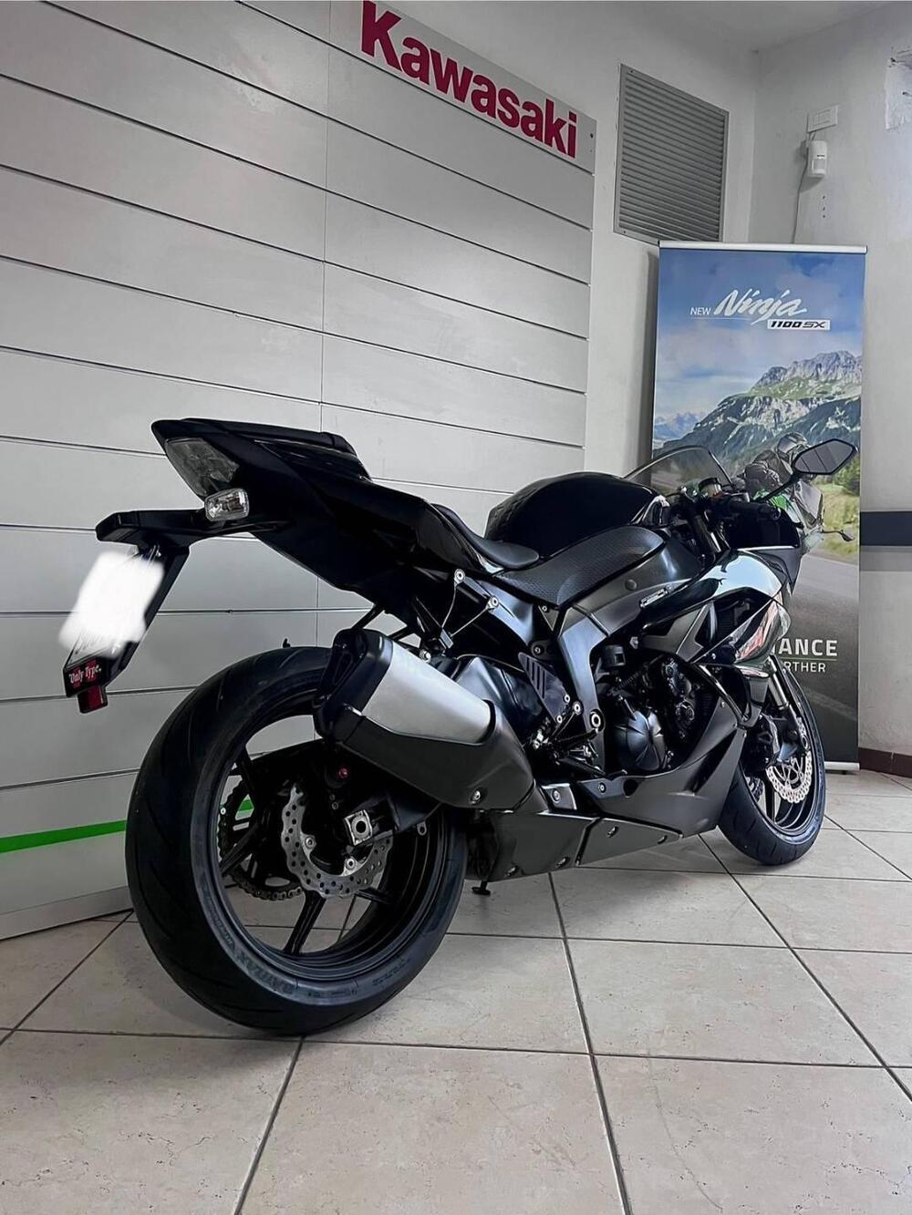 Kawasaki Ninja 600 ZX-6R (2009 - 16) (4)