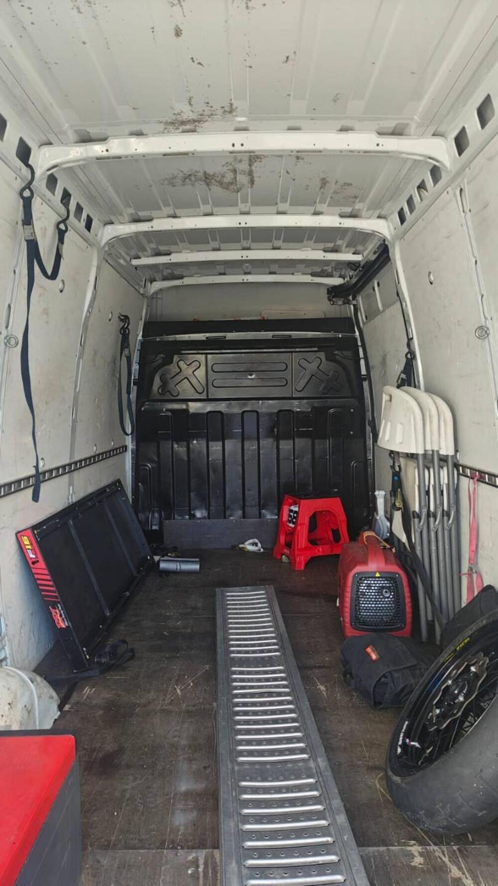 Iveco Daily Furgone usata a Forlì-Cesena (7)