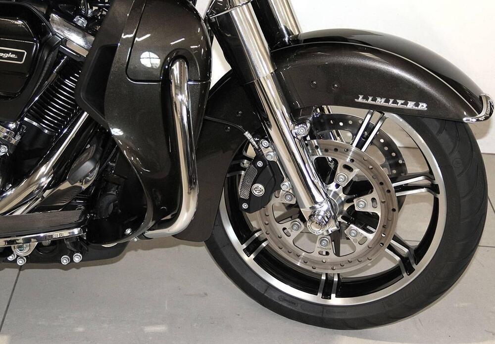 Harley-Davidson 114 Road Glide Limited (2020) - FLTRK (2)