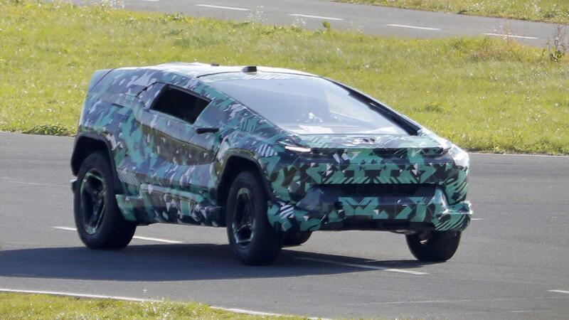 L'Arabia Saudita entra ufficialmente nel mondo elettrico: ecco CEER, il nuovo marchio che debutta con un SUV inedito [Foto Spia]