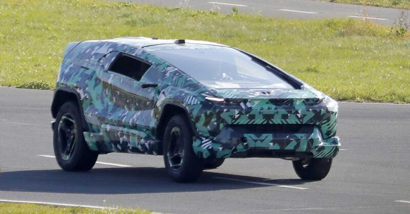 L'Arabia Saudita entra ufficialmente nel mondo elettrico: ecco CEER, il nuovo marchio che debutta con un SUV inedito [Foto Spia]