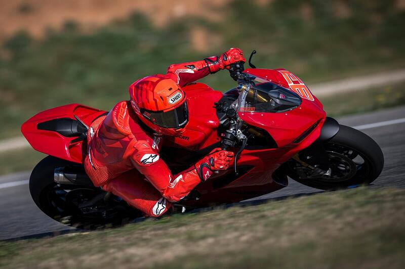 Marc Marquez alla guida della Panigale V2 lo scorso anno