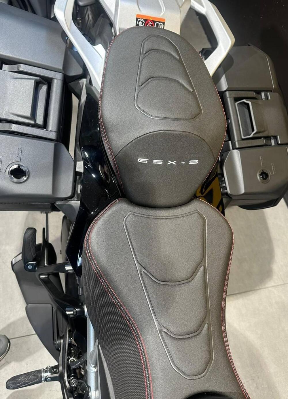 Suzuki GSX-S1000GX Touring (2024 - 26) (5)