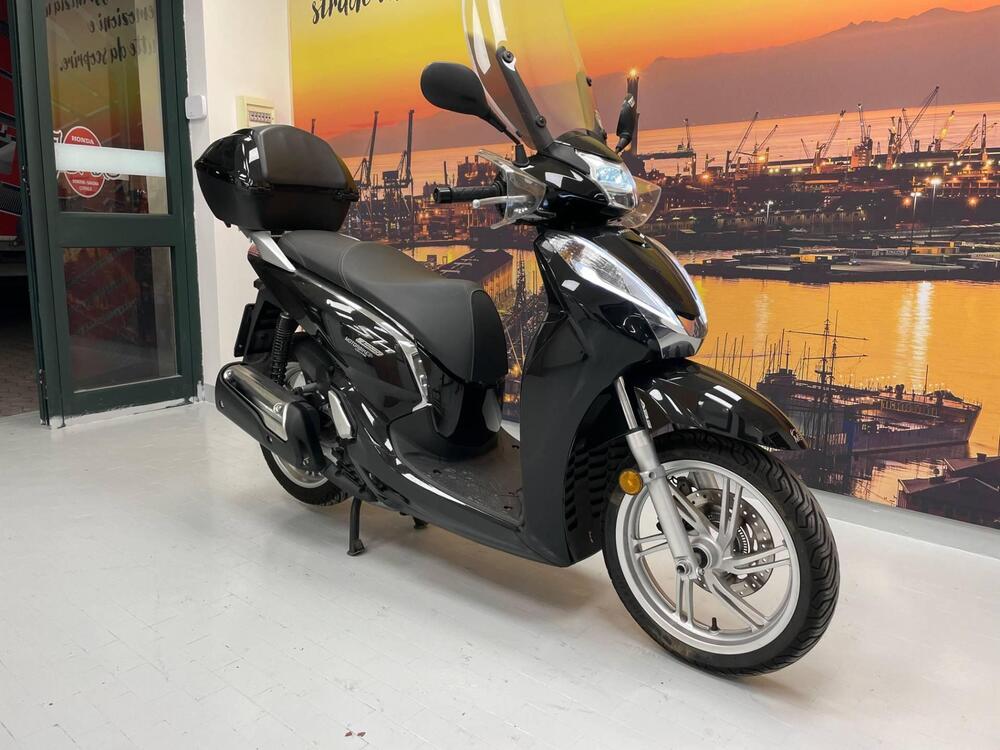 Honda SH 300 i ABS (2016 - 20) (3)