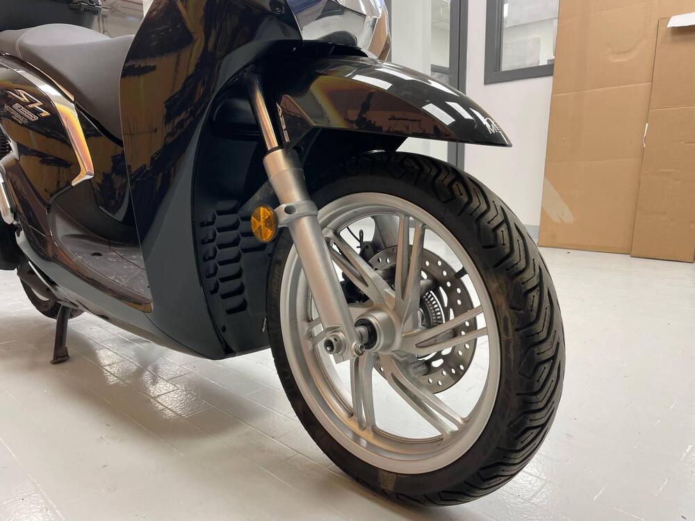 Honda SH 300 i ABS (2016 - 20) (8)