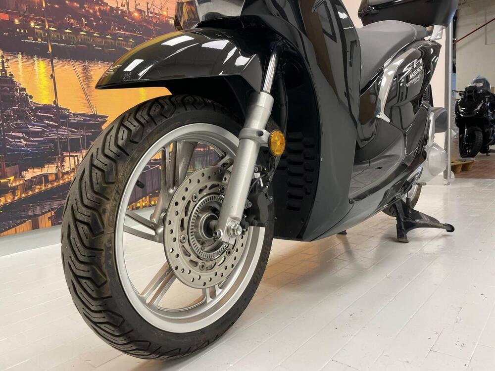 Honda SH 300 i ABS (2016 - 20) (9)