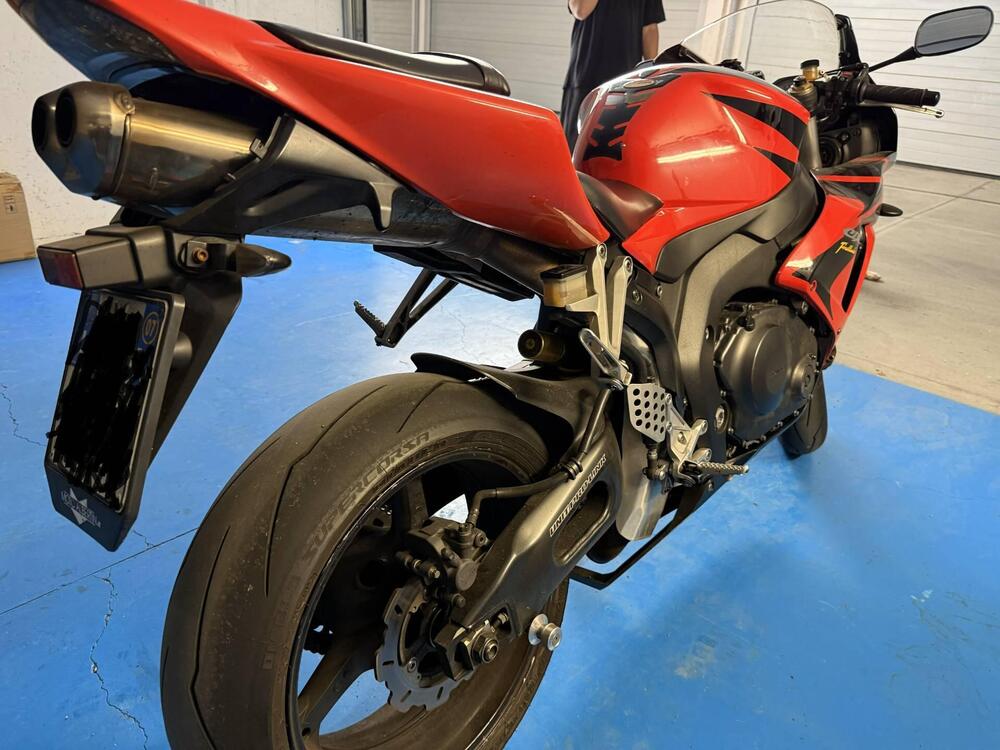 Honda CBR 1000 RR Fireblade (2006 - 07) (4)