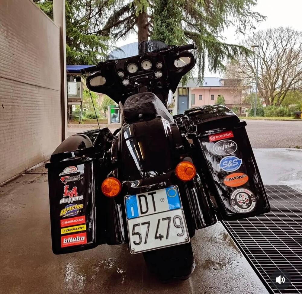 Harley-Davidson 1690 Street Glide (2011 - 13) - FLHX (5)