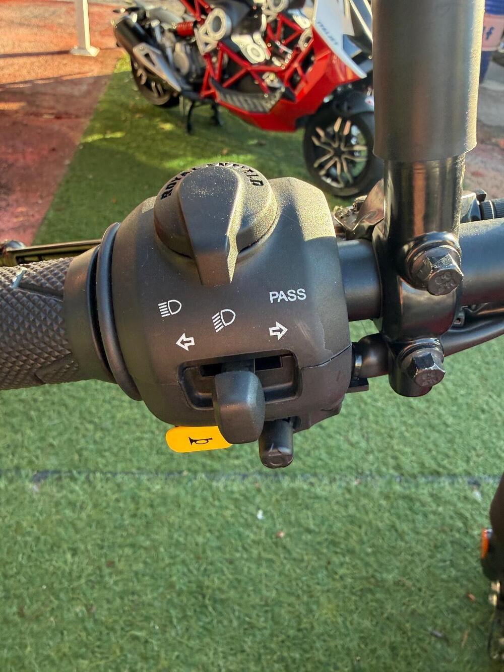 Royal Enfield Guerrilla 450 (2024 - 26) (12)