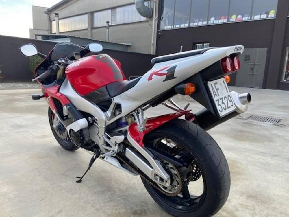 Yamaha YZF R1 (1998 - 99) (8)