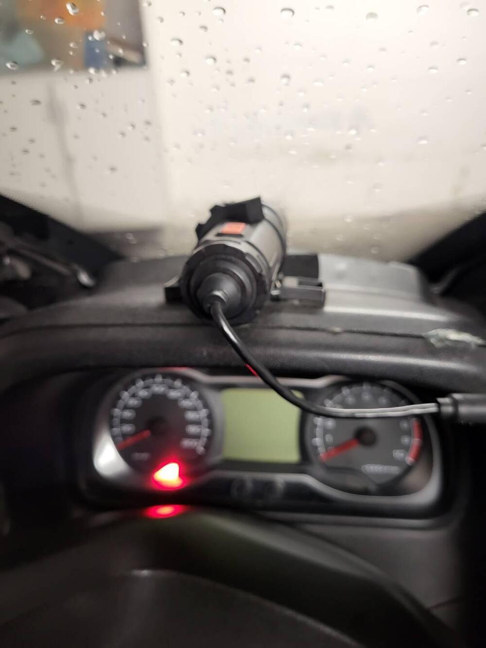 Suzuki Burgman AN 650 (2013 - 15) (2)