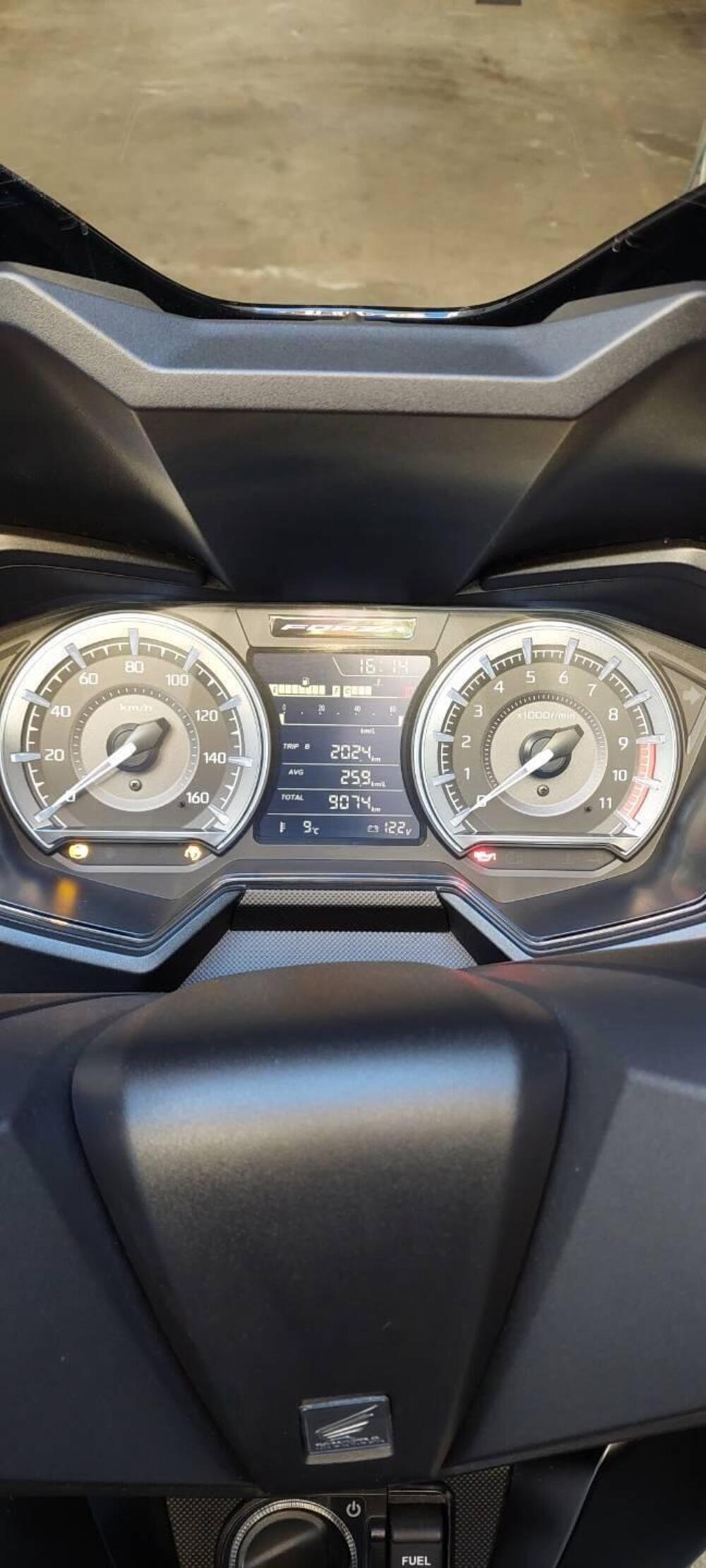 Honda Forza 350 Deluxe (2022 - 24) (4)