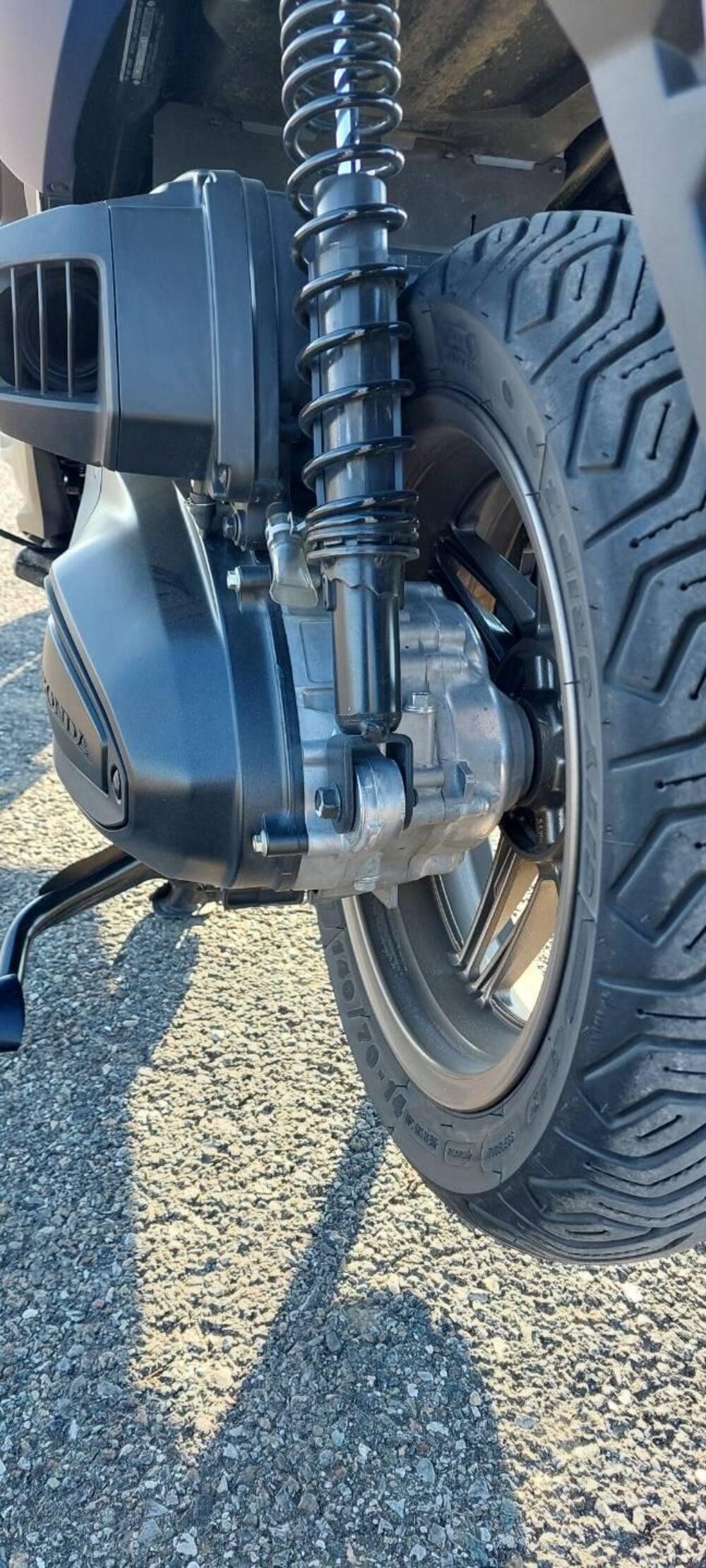 Honda Forza 350 Deluxe (2022 - 24) (6)