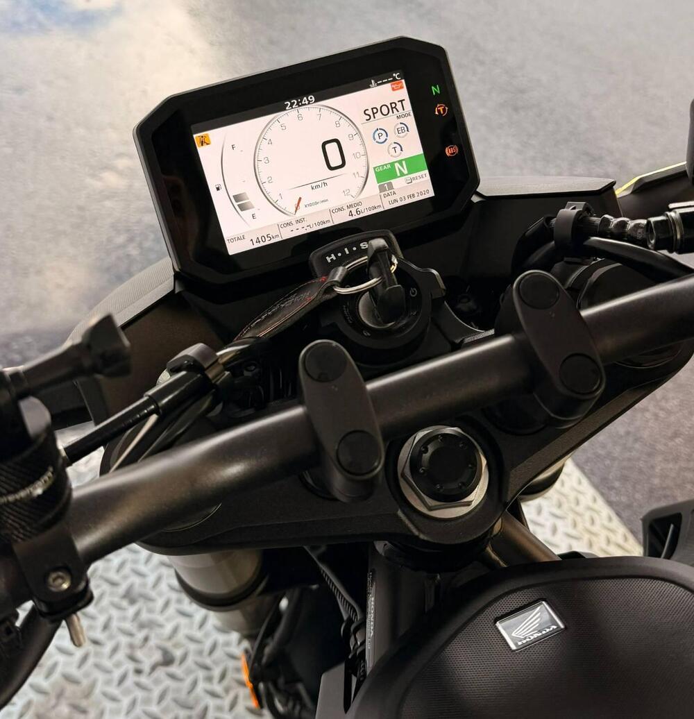 Honda CB 750 Hornet (2025) (4)