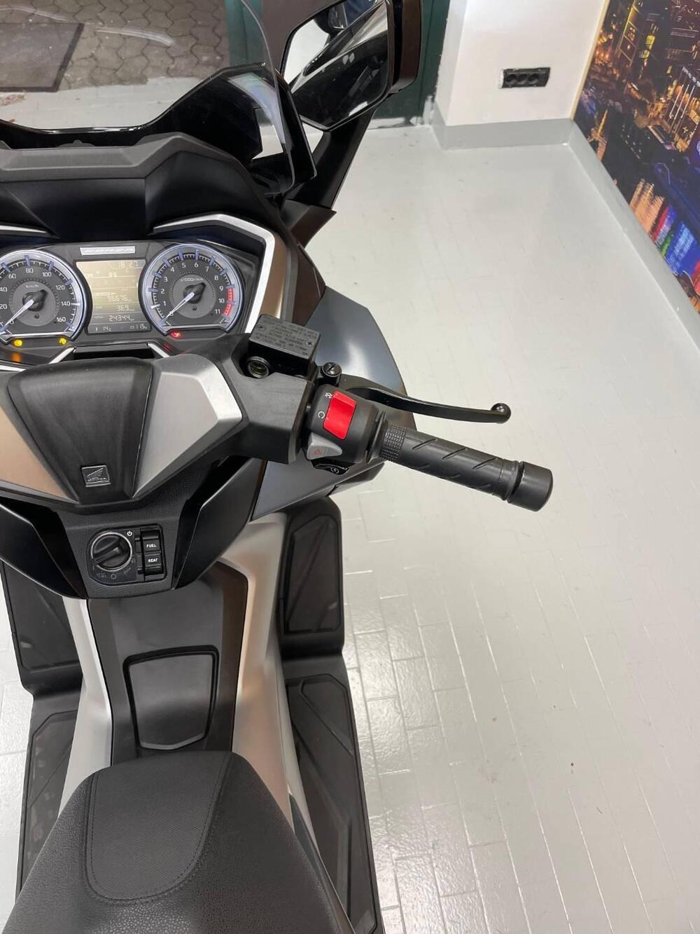 Honda Forza 350 (2022 - 24) (15)