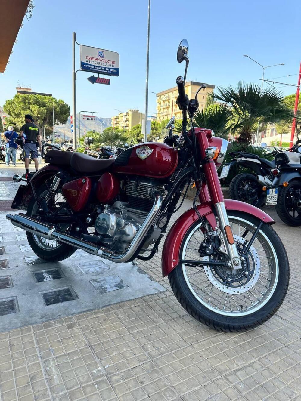 Royal Enfield Classic 350 (2021 - 26) (2)