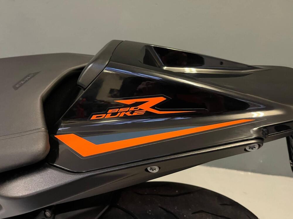 KTM 890 Duke R (2022 - 23) (12)
