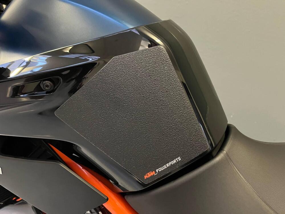 KTM 890 Duke R (2022 - 23) (11)