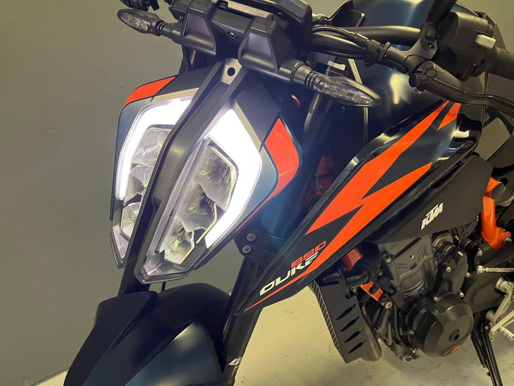 KTM 890 Duke R (2022 - 23) (4)