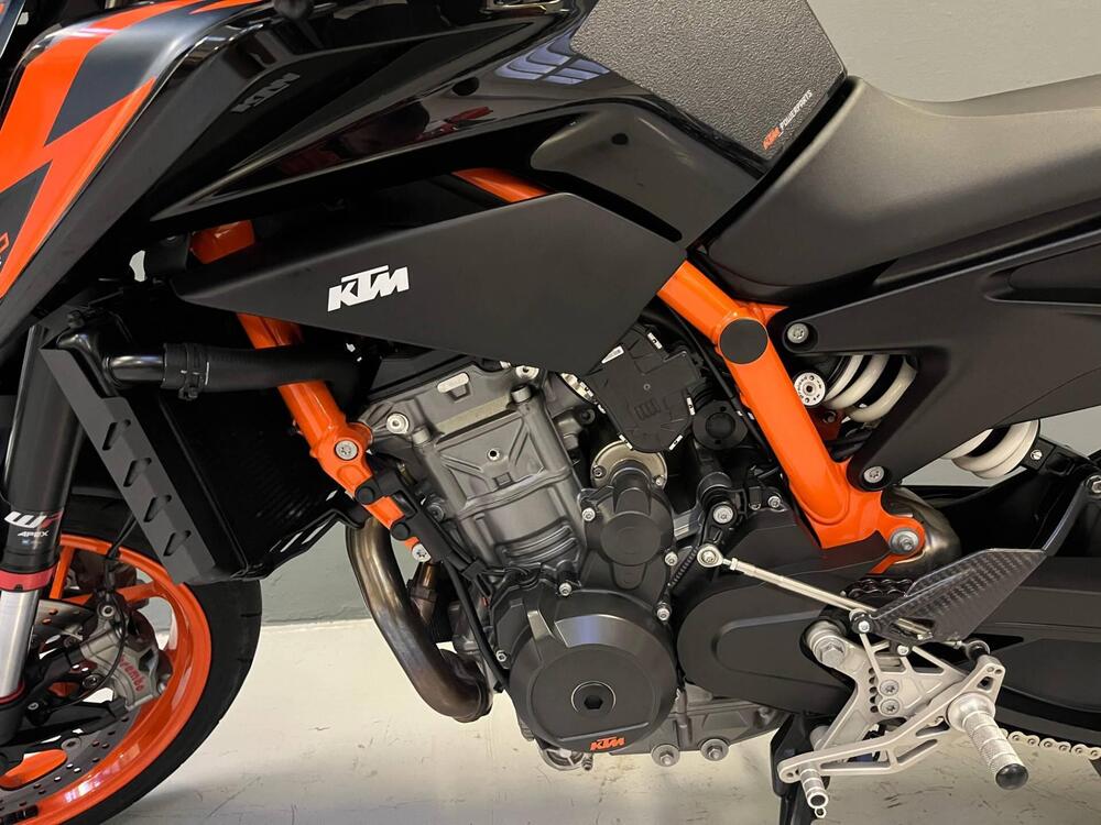 KTM 890 Duke R (2022 - 23) (5)