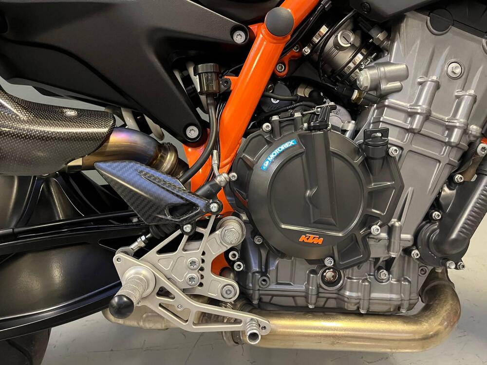 KTM 890 Duke R (2022 - 23) (16)