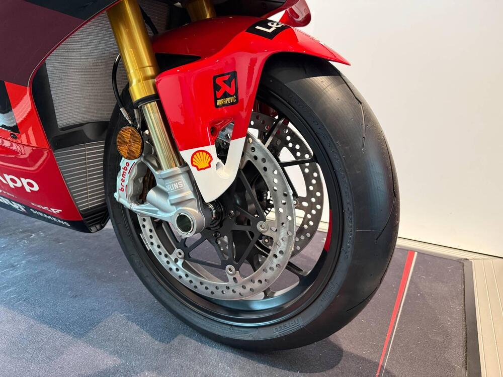 Ducati Panigale V4 Bagnaia 2022 World Champion Replica (2023) (3)