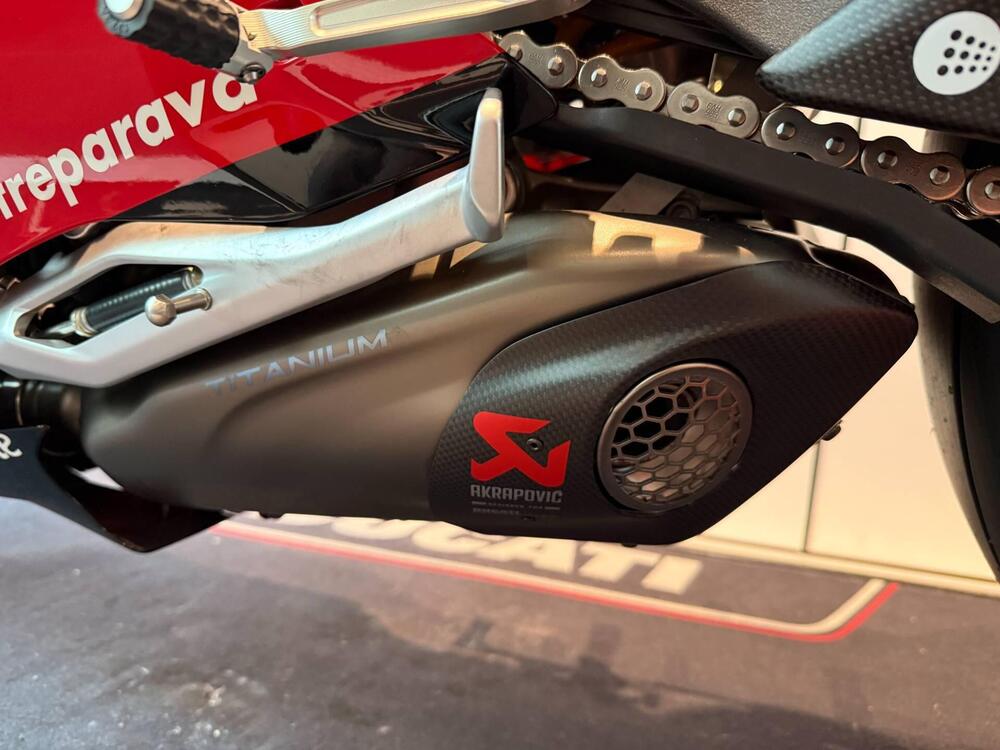 Ducati Panigale V4 Bagnaia 2022 World Champion Replica (2023) (12)