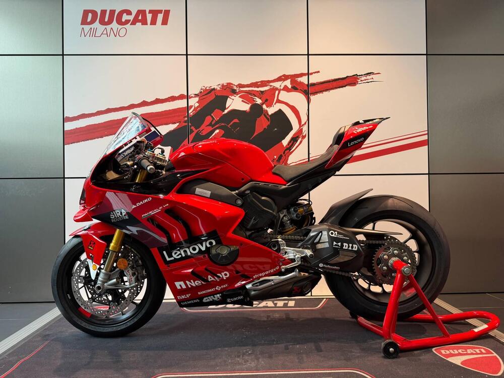 Ducati Panigale V4 Bagnaia 2022 World Champion Replica (2023) (14)