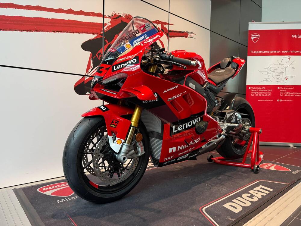 Ducati Panigale V4 Bagnaia 2022 World Champion Replica (2023) (15)