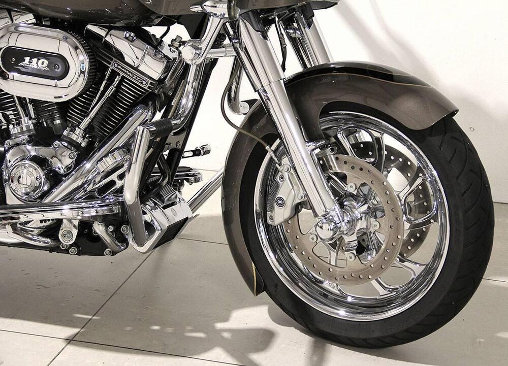 Harley-Davidson 1800 Road Glide (2008 - 12) - FLTRSE (2)