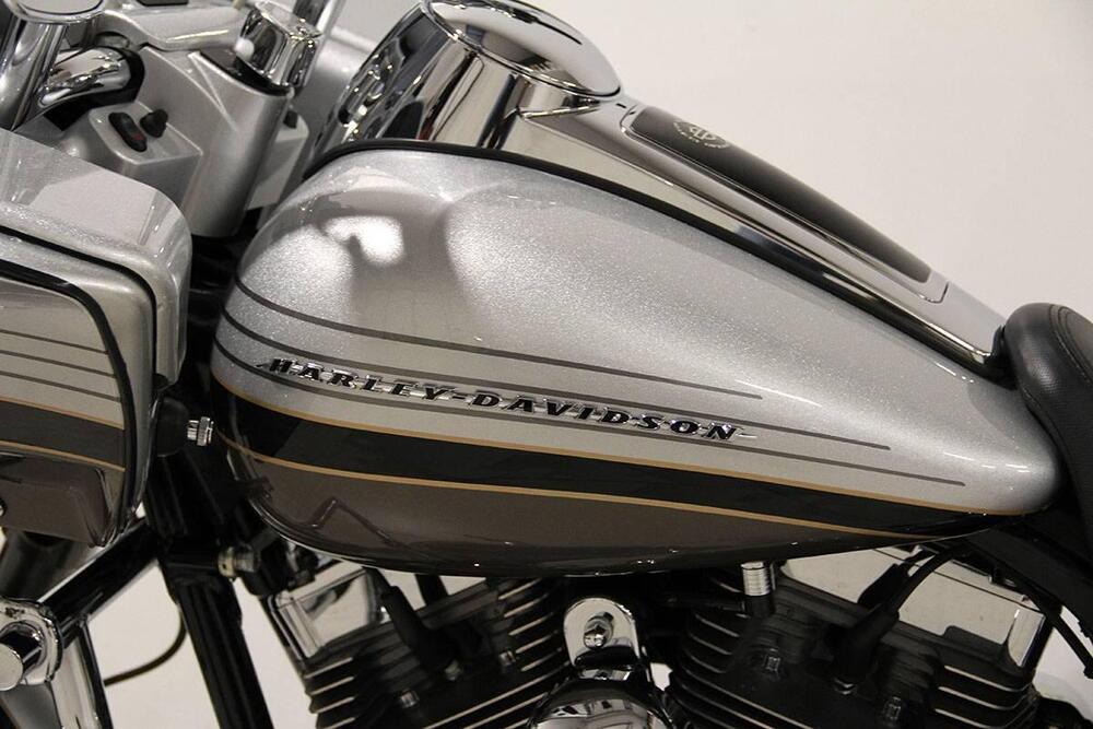 Harley-Davidson 1800 Road Glide (2008 - 12) - FLTRSE (17)