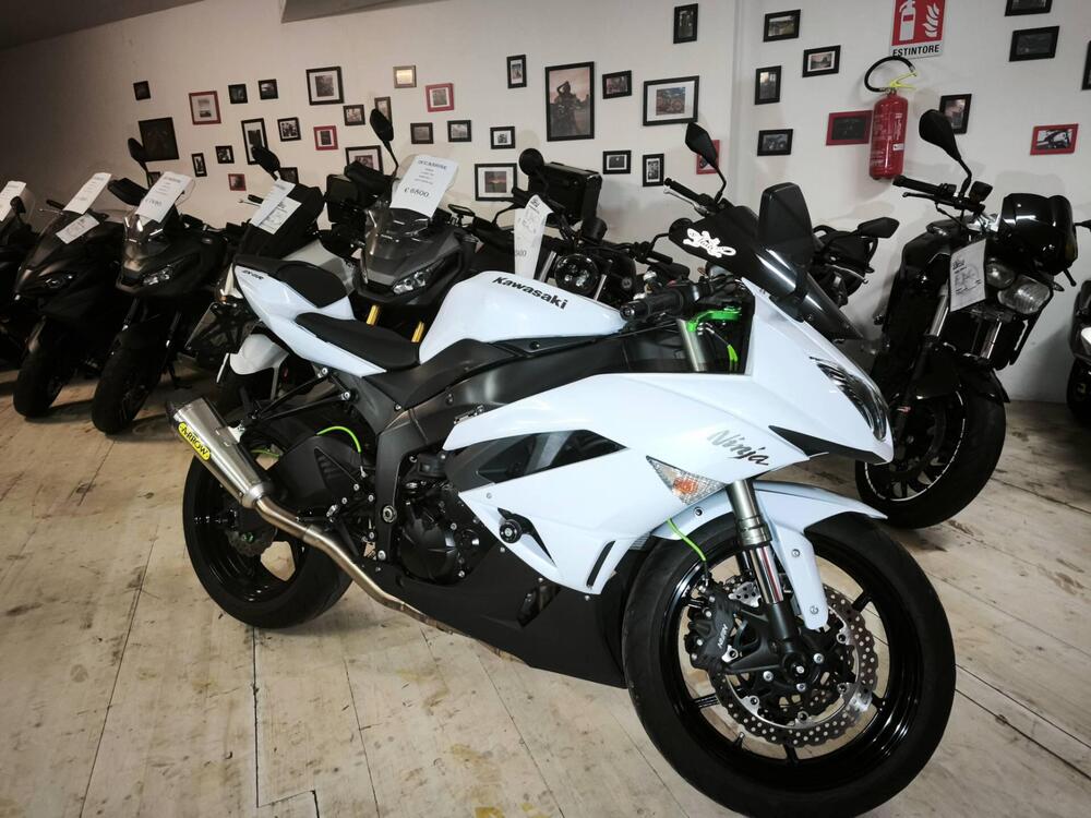 Kawasaki Ninja 600 ZX-6R (2009 - 16) (2)