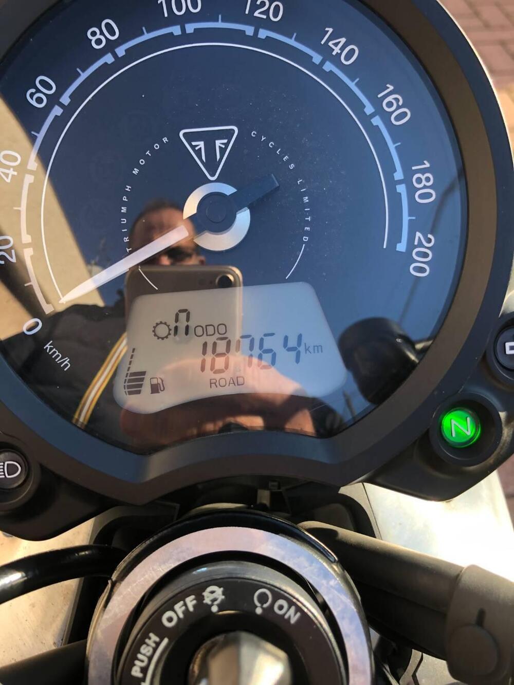 Triumph Street Twin 900 (2019 - 20) (4)