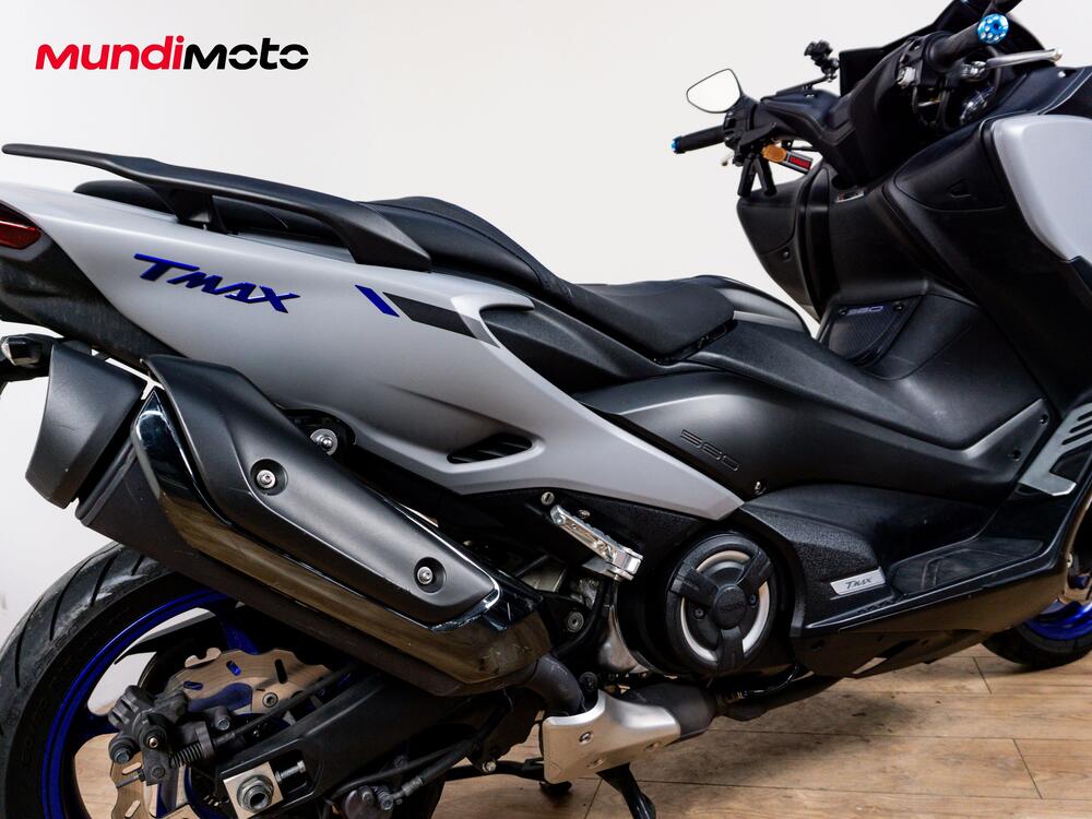 Yamaha T-Max 560 (2020 - 21) (4)